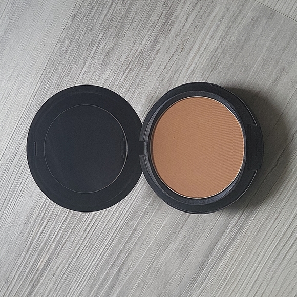 Mac studio powder plus foundation NW33 - Picture 3 of 5